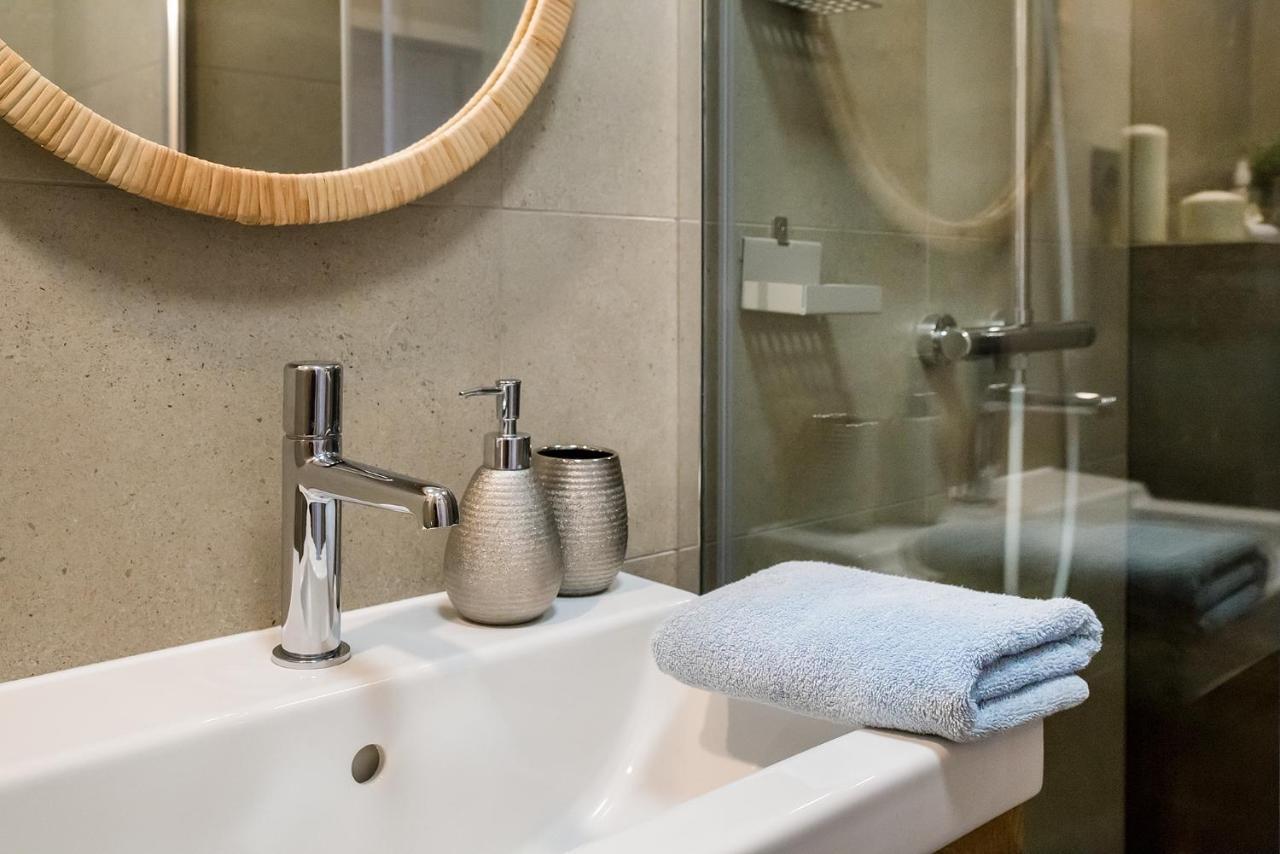 W&K Apartments - Harmony Suite - Faktura Vat, Parking コシャリン エクステリア 写真